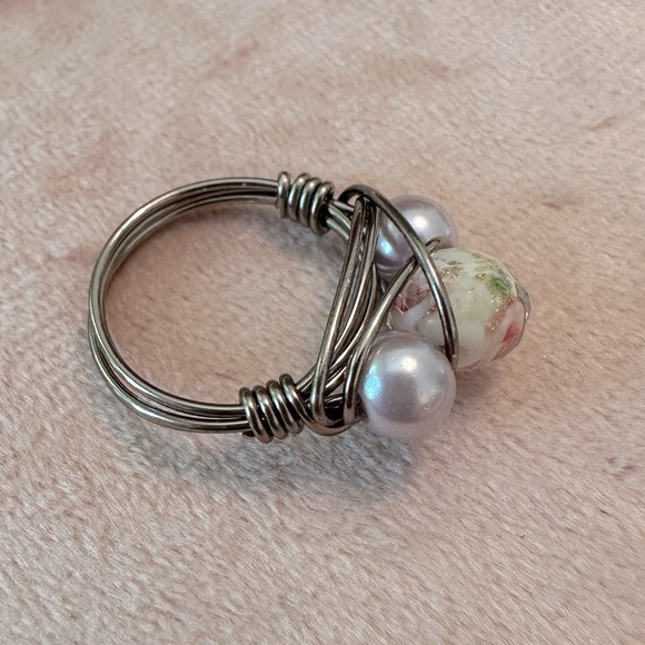Handmade Wire Wrapped Ring Floral Rose Glass Purple Pearls Metal Hand Done - Picture 9 of 11